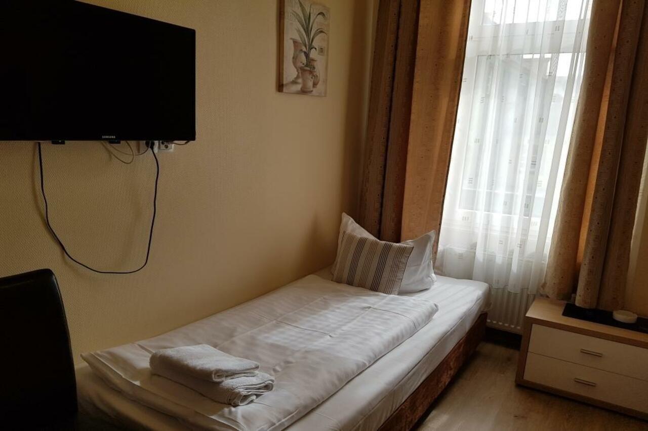 Hotel Garni Djaran Offenbach am Main Exterior foto