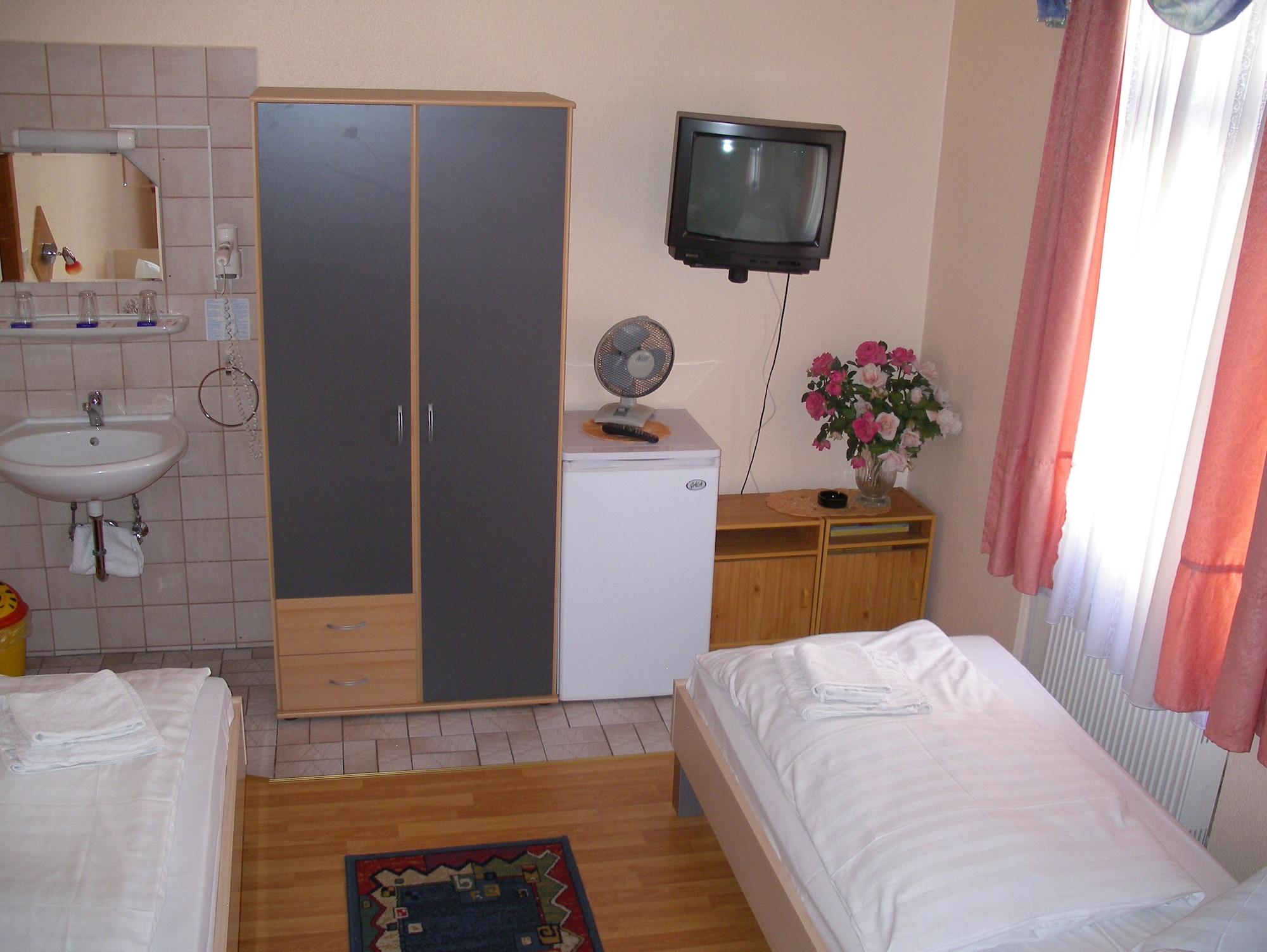 Hotel Garni Djaran Offenbach am Main Exterior foto